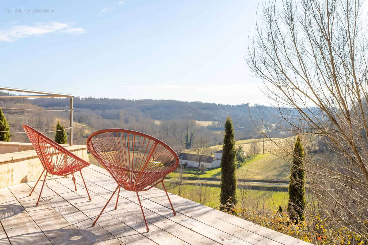Maison à MONTAIGU-DE-QUERCY