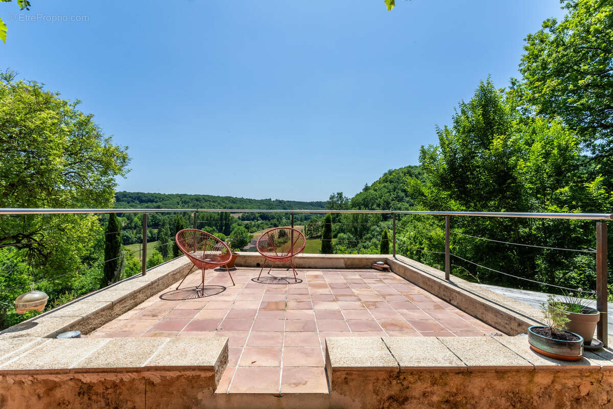 Maison à MONTAIGU-DE-QUERCY