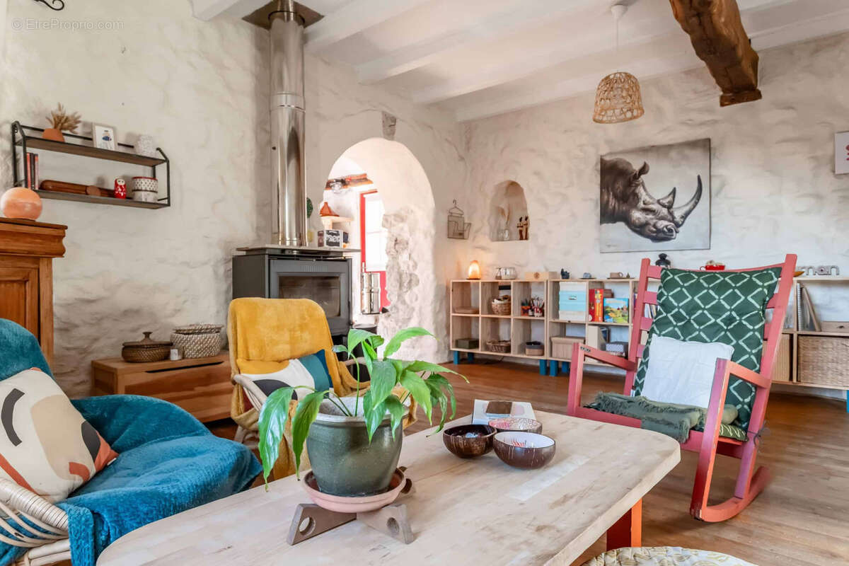 Maison à MONTAIGU-DE-QUERCY