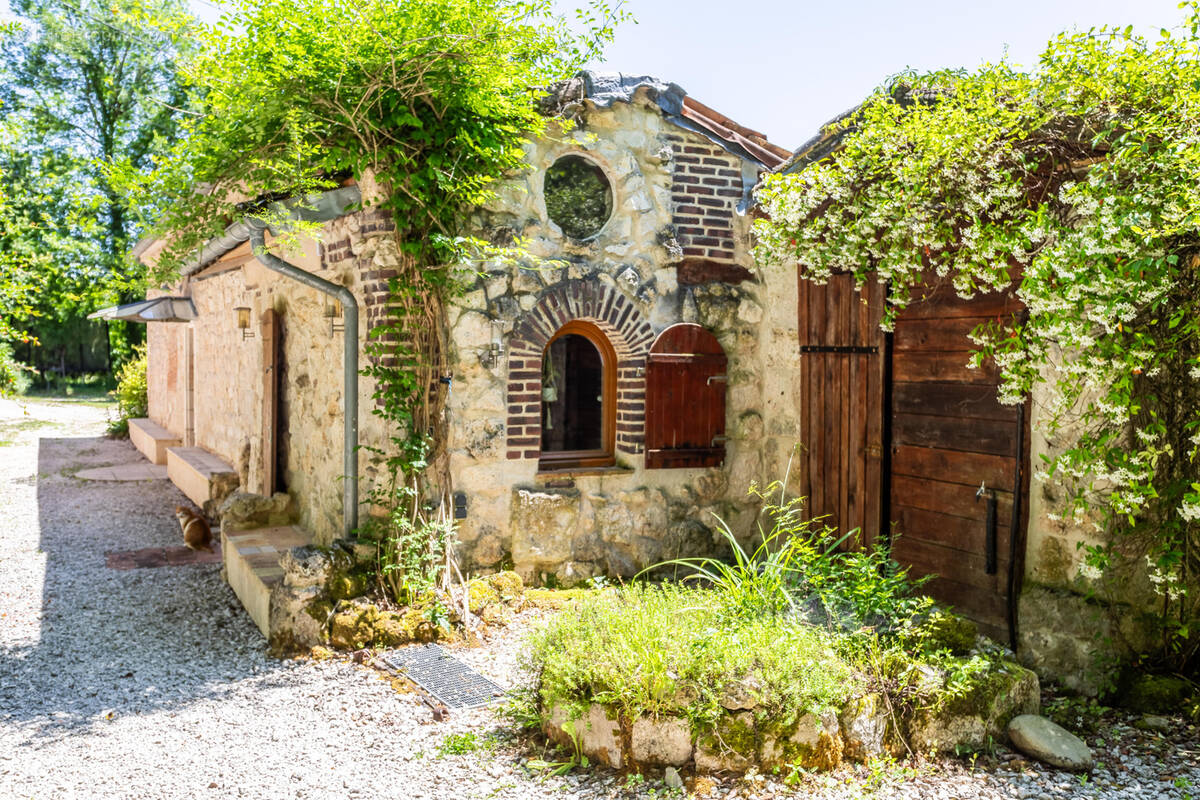 Maison à MONTAIGU-DE-QUERCY