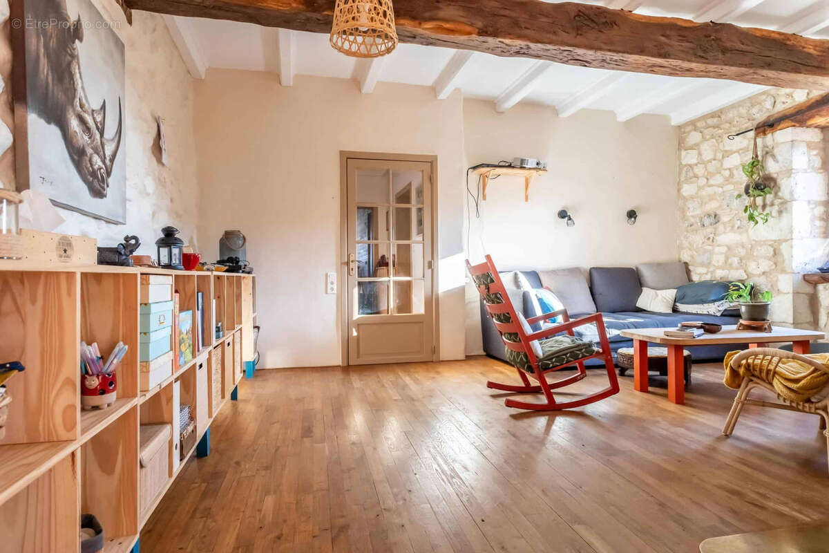 Maison à MONTAIGU-DE-QUERCY