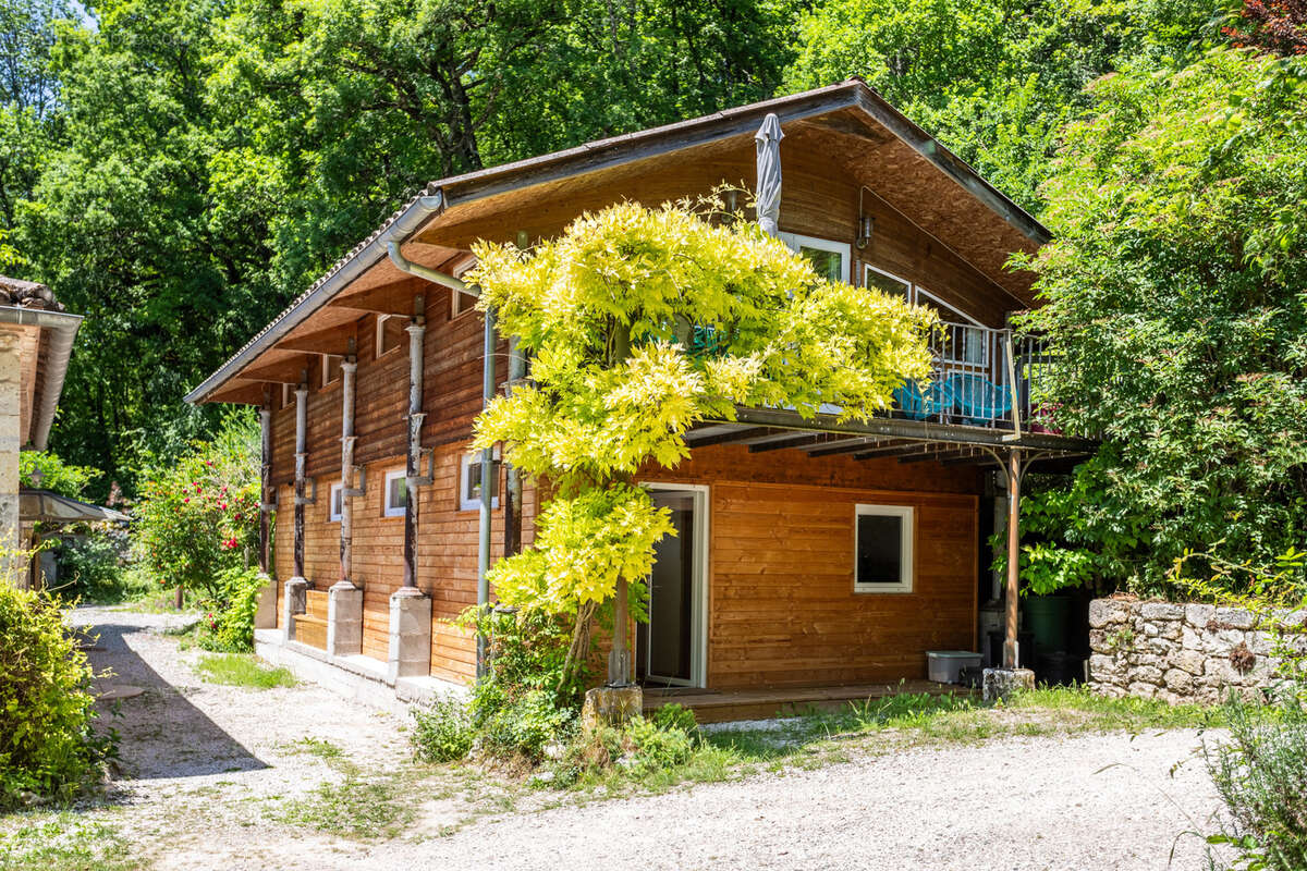 Maison à MONTAIGU-DE-QUERCY