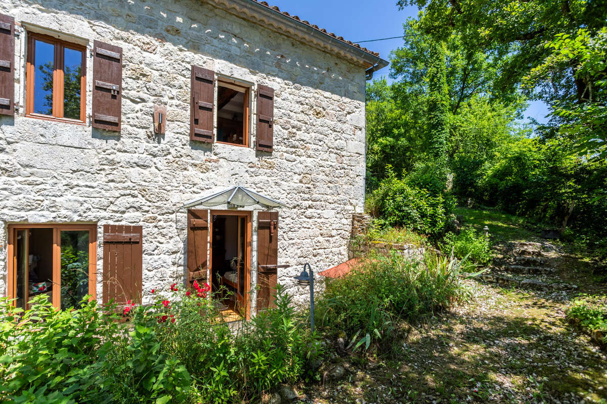 Maison à MONTAIGU-DE-QUERCY