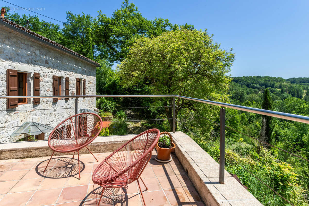 Maison à MONTAIGU-DE-QUERCY