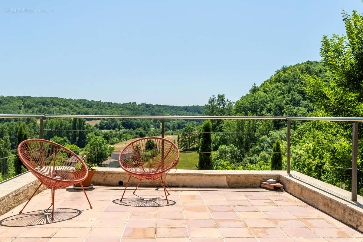 Maison à MONTAIGU-DE-QUERCY