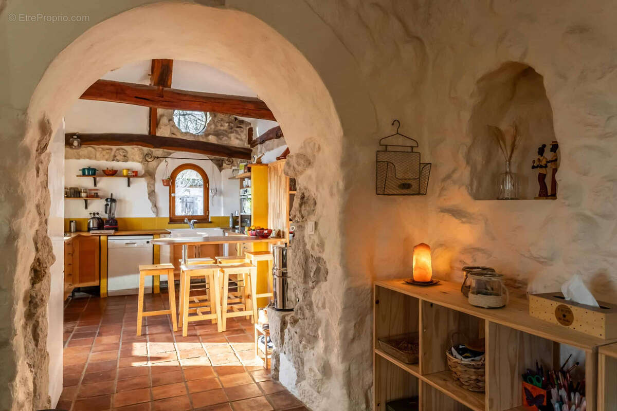 Maison à MONTAIGU-DE-QUERCY