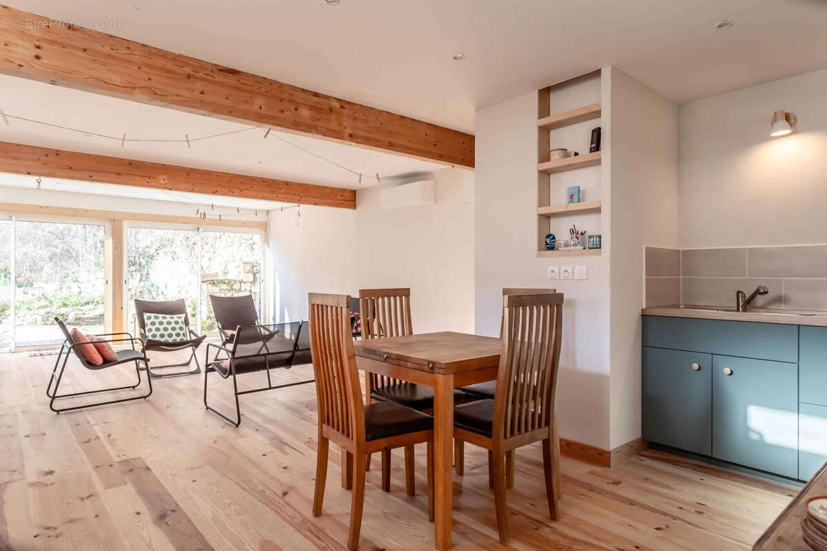 Maison à MONTAIGU-DE-QUERCY