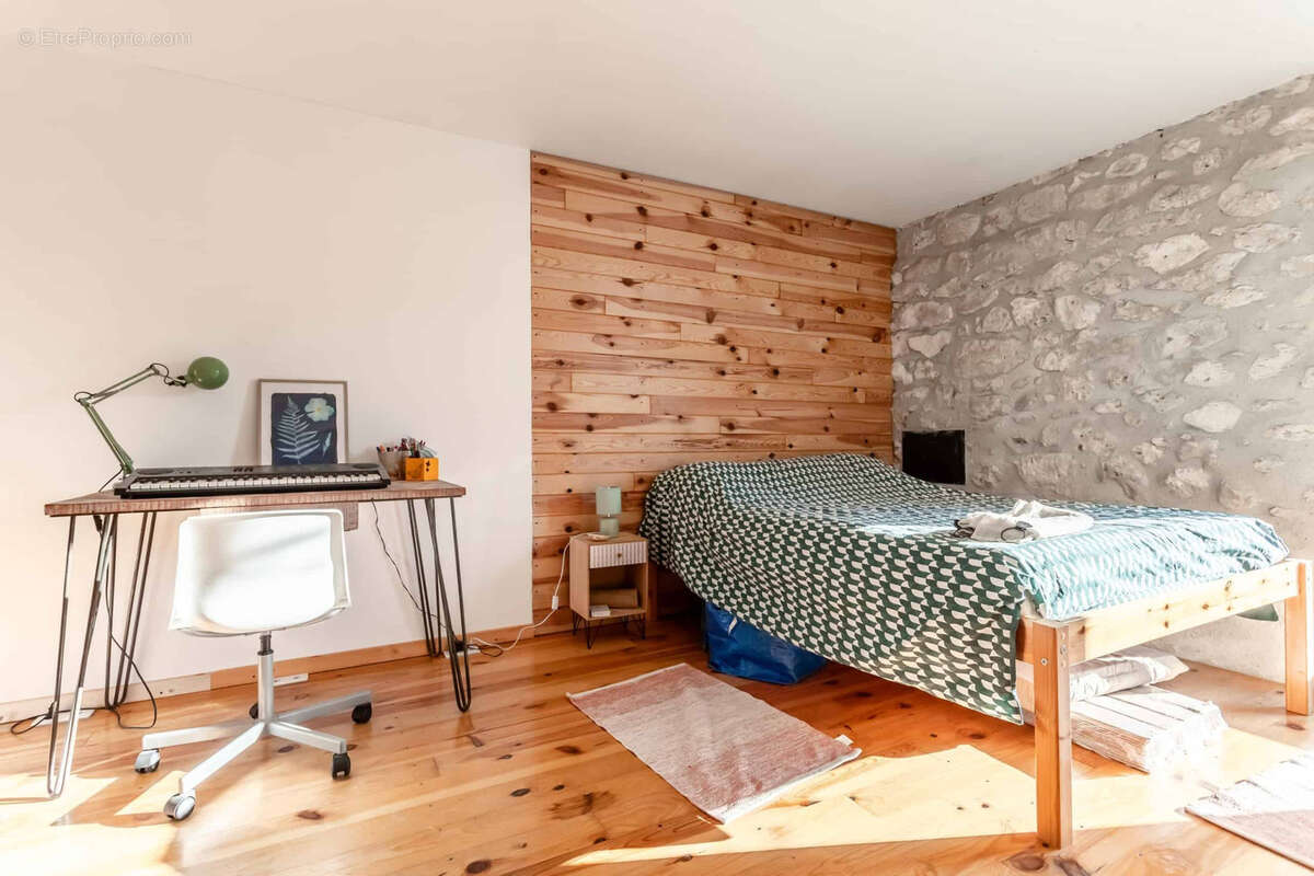 Maison à MONTAIGU-DE-QUERCY