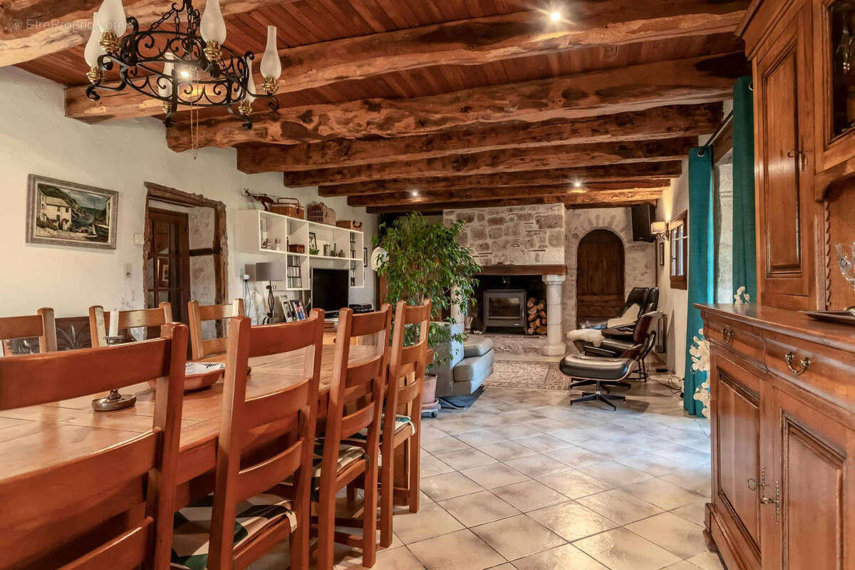 Maison à BOURG-DE-VISA