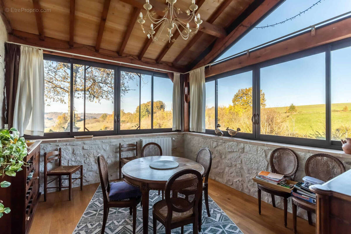 Maison à CASTELSAGRAT