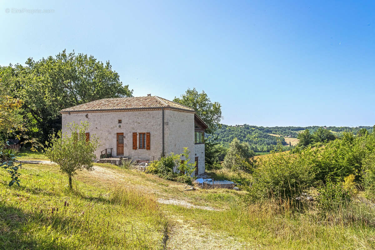 Maison à CASTELSAGRAT