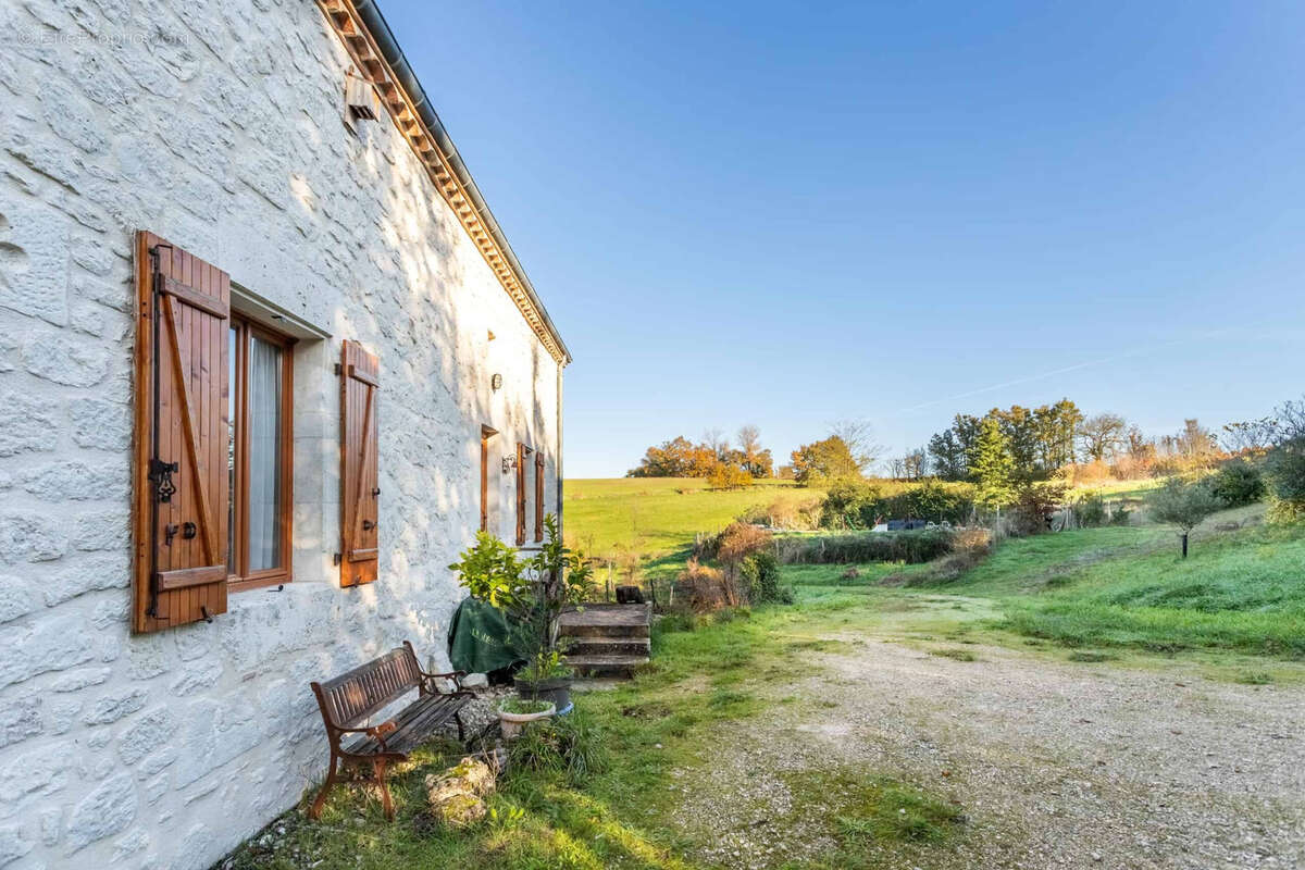 Maison à CASTELSAGRAT