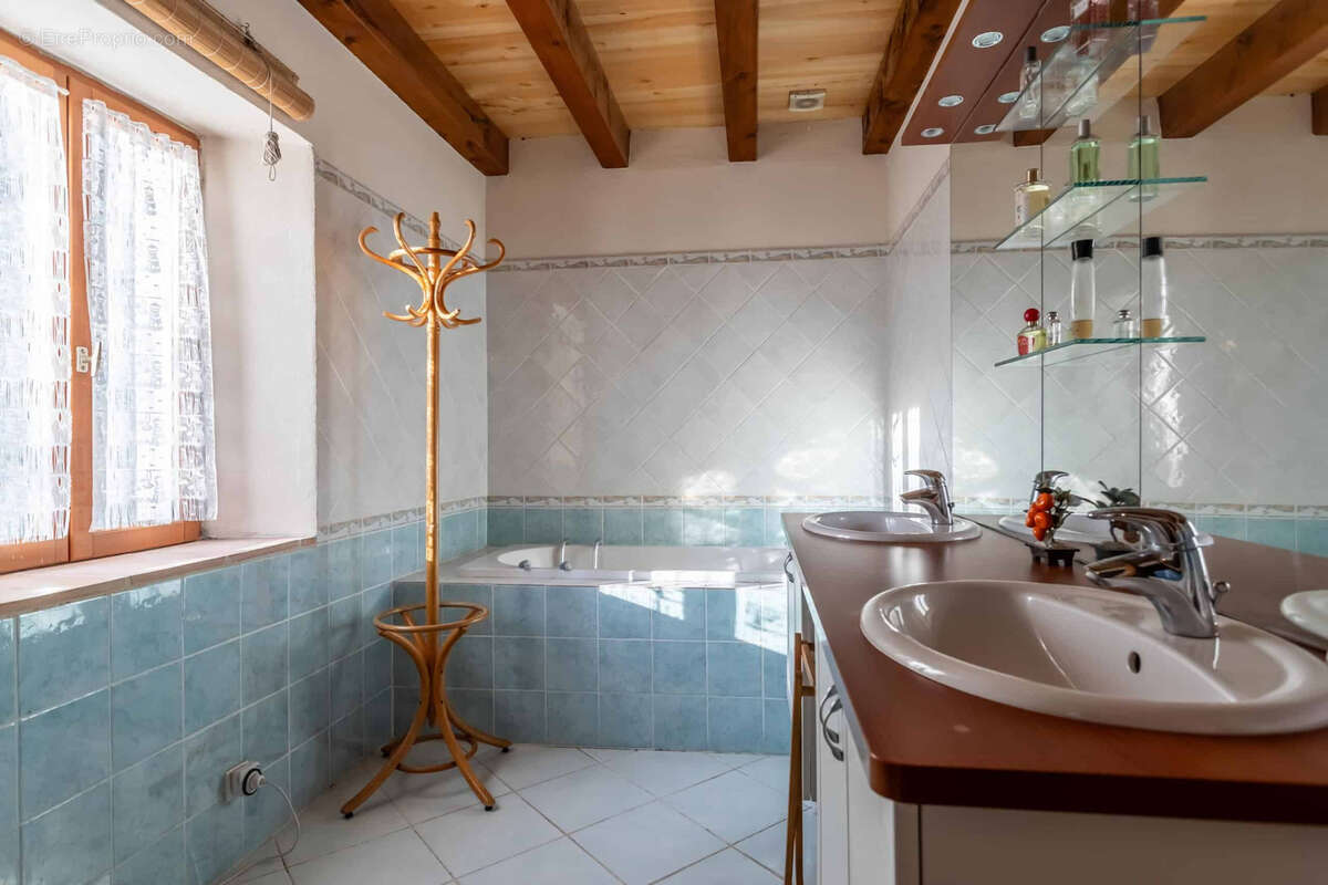 Maison à CASTELSAGRAT