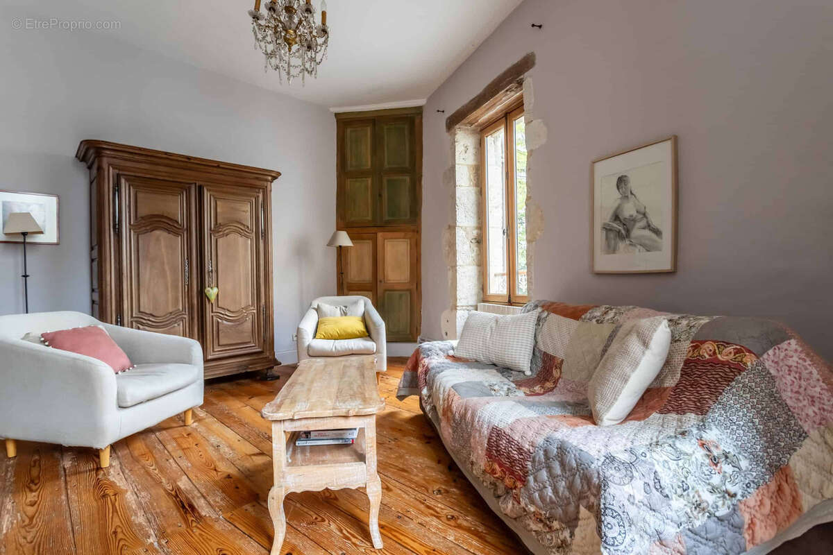 Maison à BOURG-DE-VISA