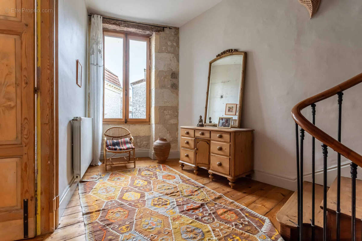 Maison à BOURG-DE-VISA