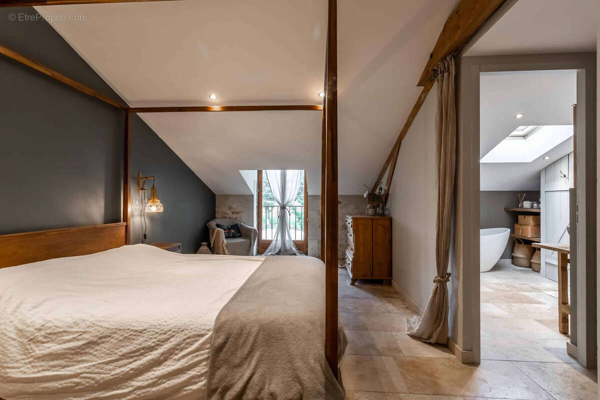 Maison à VIRE-SUR-LOT