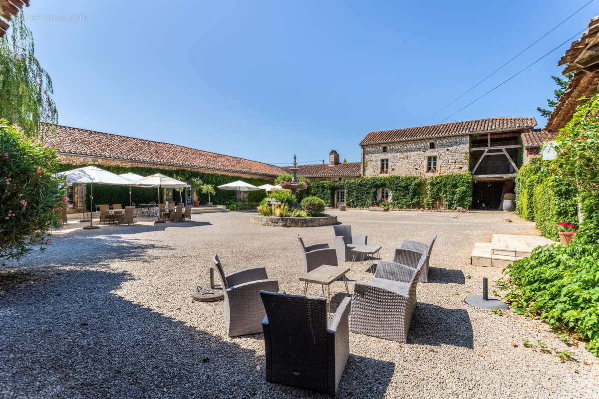 Maison à VIRE-SUR-LOT