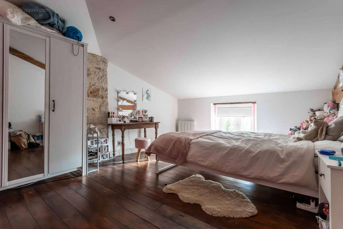 Maison à VIRE-SUR-LOT