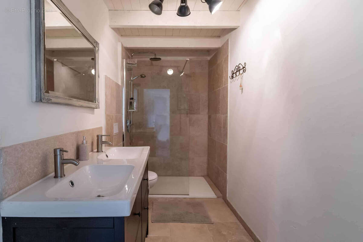 Maison à MONTAIGU-DE-QUERCY