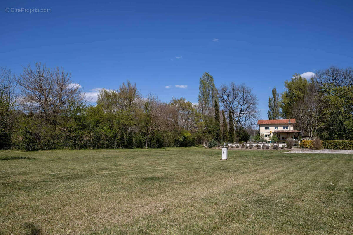 Maison à MONTAIGU-DE-QUERCY