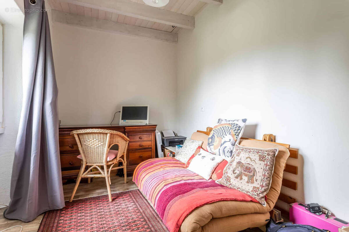 Maison à MONTAIGU-DE-QUERCY