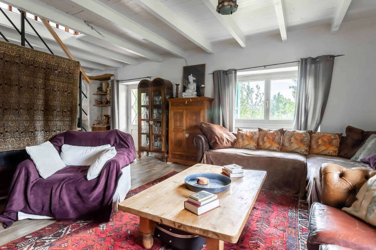 Maison à MONTAIGU-DE-QUERCY