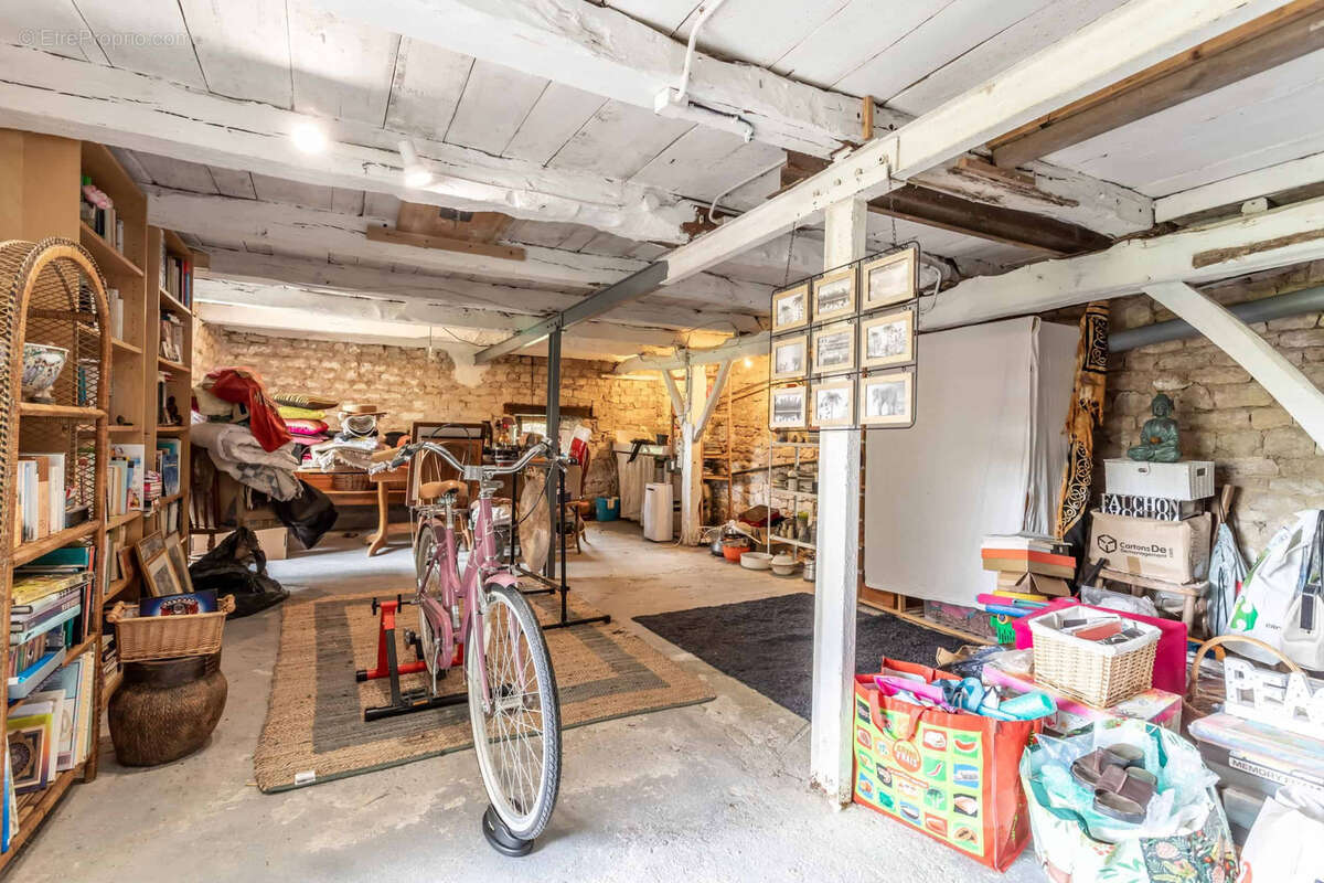 Maison à MONTAIGU-DE-QUERCY