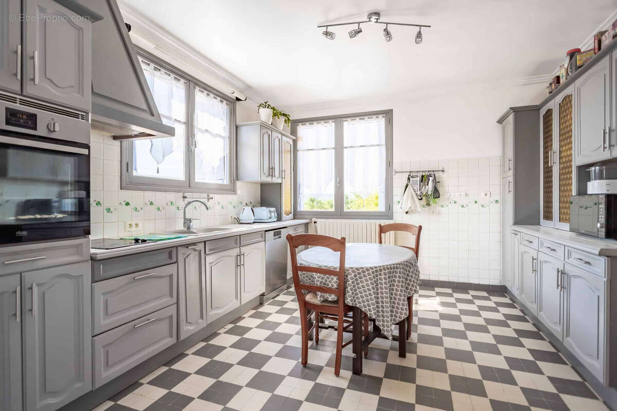 Maison à SAINT-NICOLAS-DE-LA-GRAVE