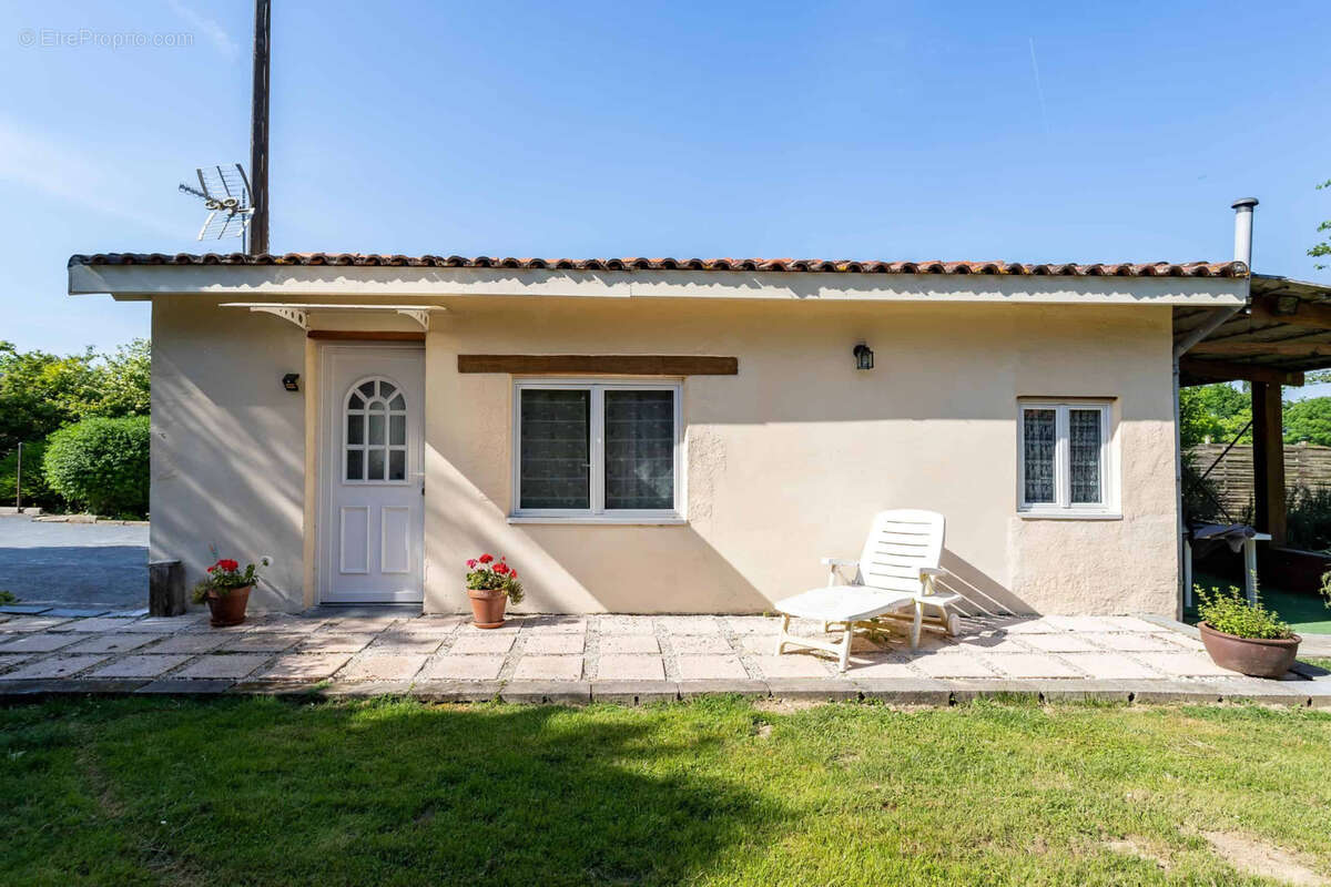 Maison à SAINT-NICOLAS-DE-LA-GRAVE