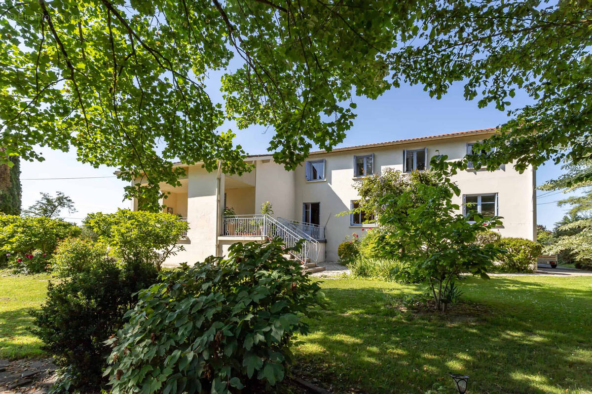 Maison à SAINT-NICOLAS-DE-LA-GRAVE