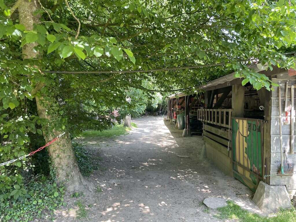 Maison à SAINT-HILLIERS