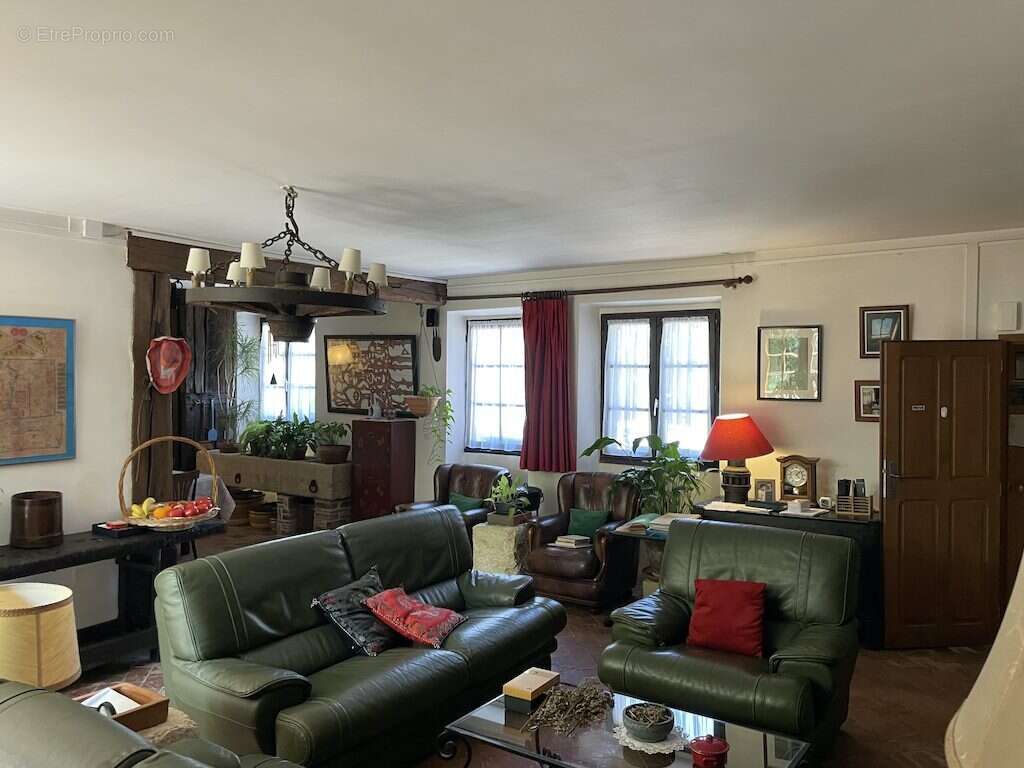 Maison à SAINT-HILLIERS