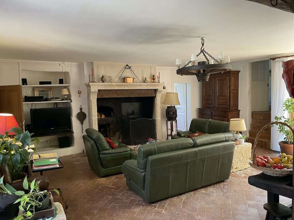 Maison à SAINT-HILLIERS