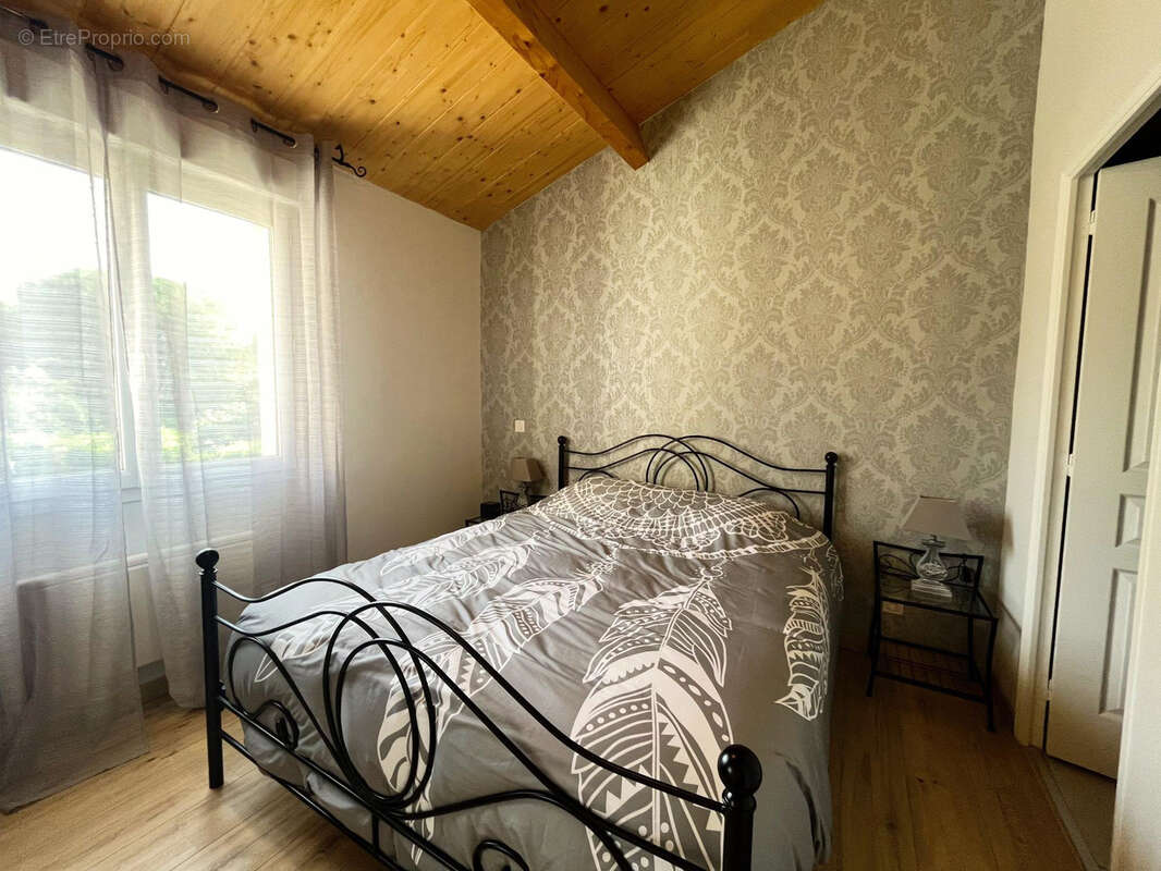 Maison à ROULLET-SAINT-ESTEPHE