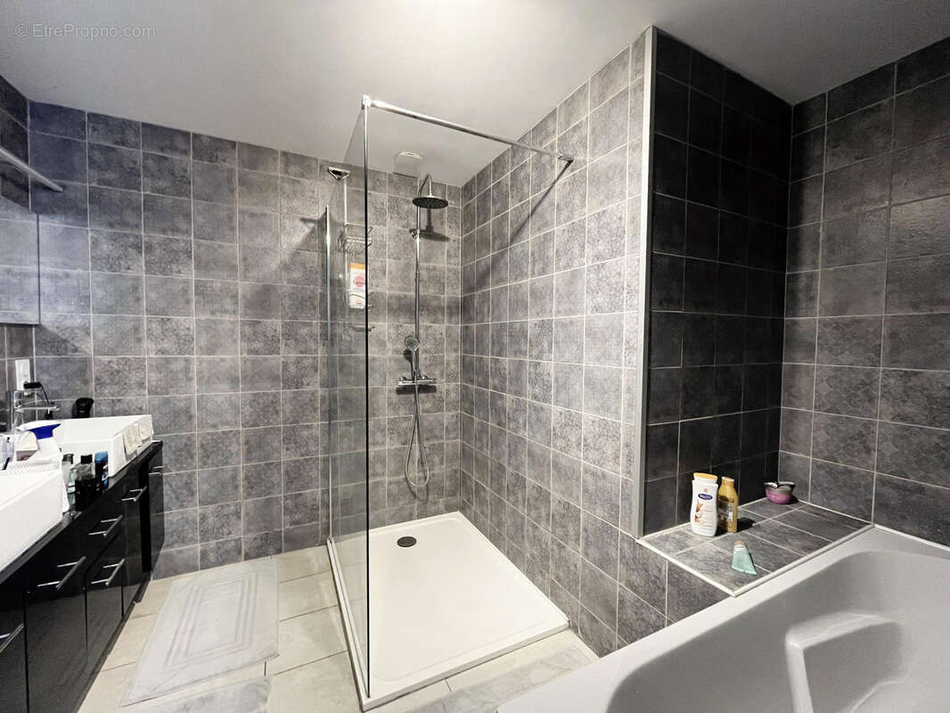 Maison à ROULLET-SAINT-ESTEPHE