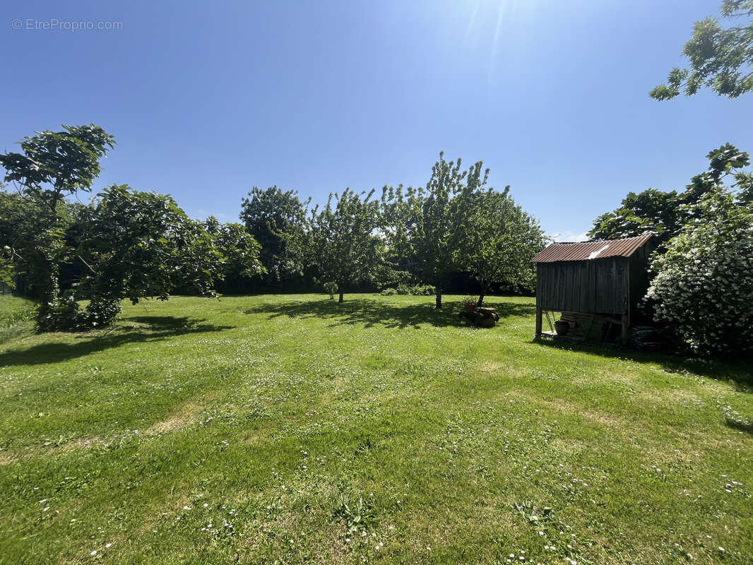 Terrain à BOURCEFRANC-LE-CHAPUS