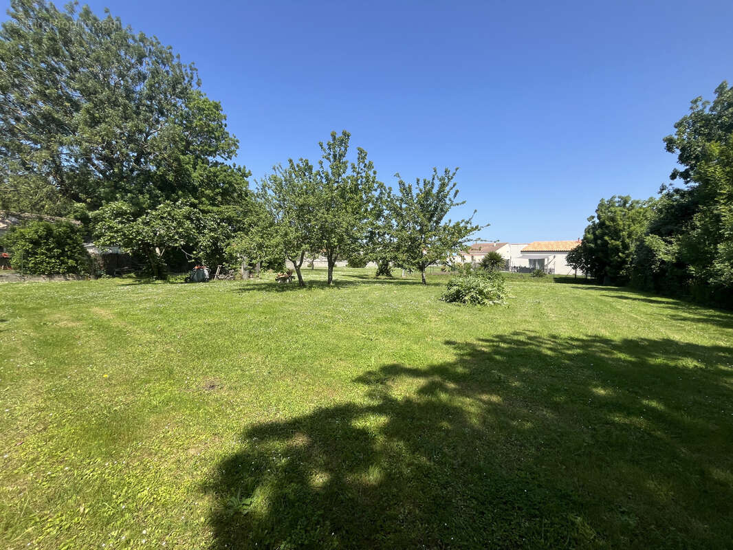 Terrain à BOURCEFRANC-LE-CHAPUS