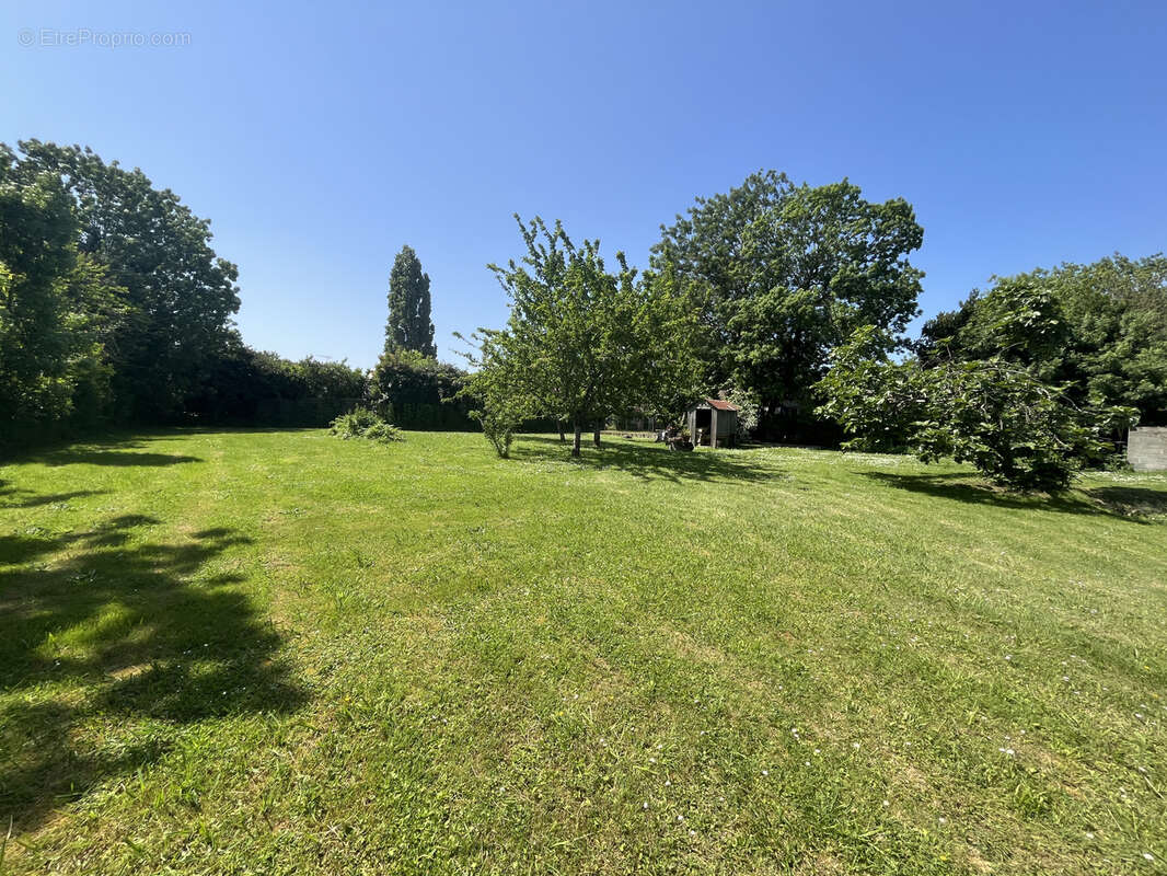 Terrain à BOURCEFRANC-LE-CHAPUS