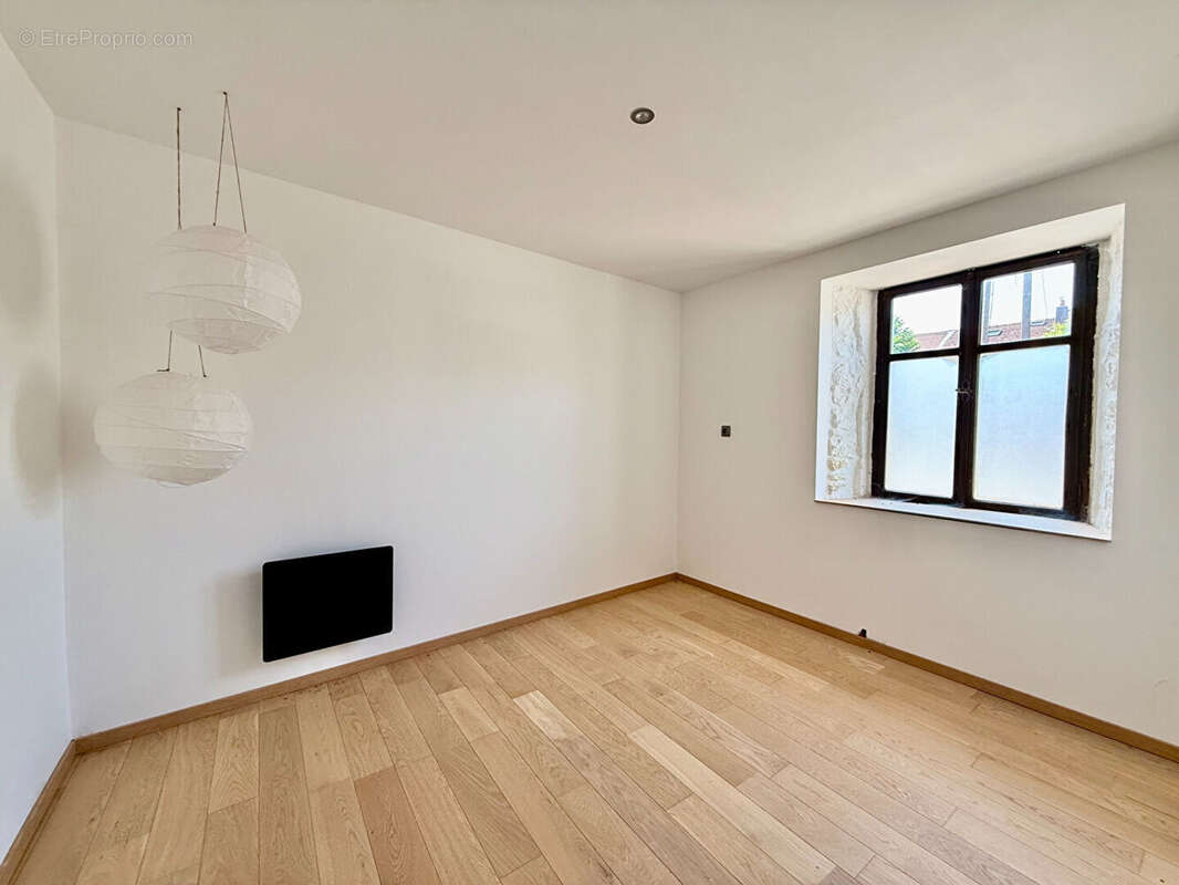 Maison à COURCELLES-CHAUSSY