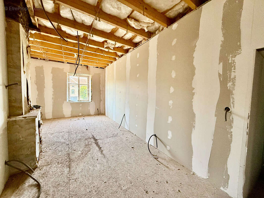 Maison à COURCELLES-CHAUSSY