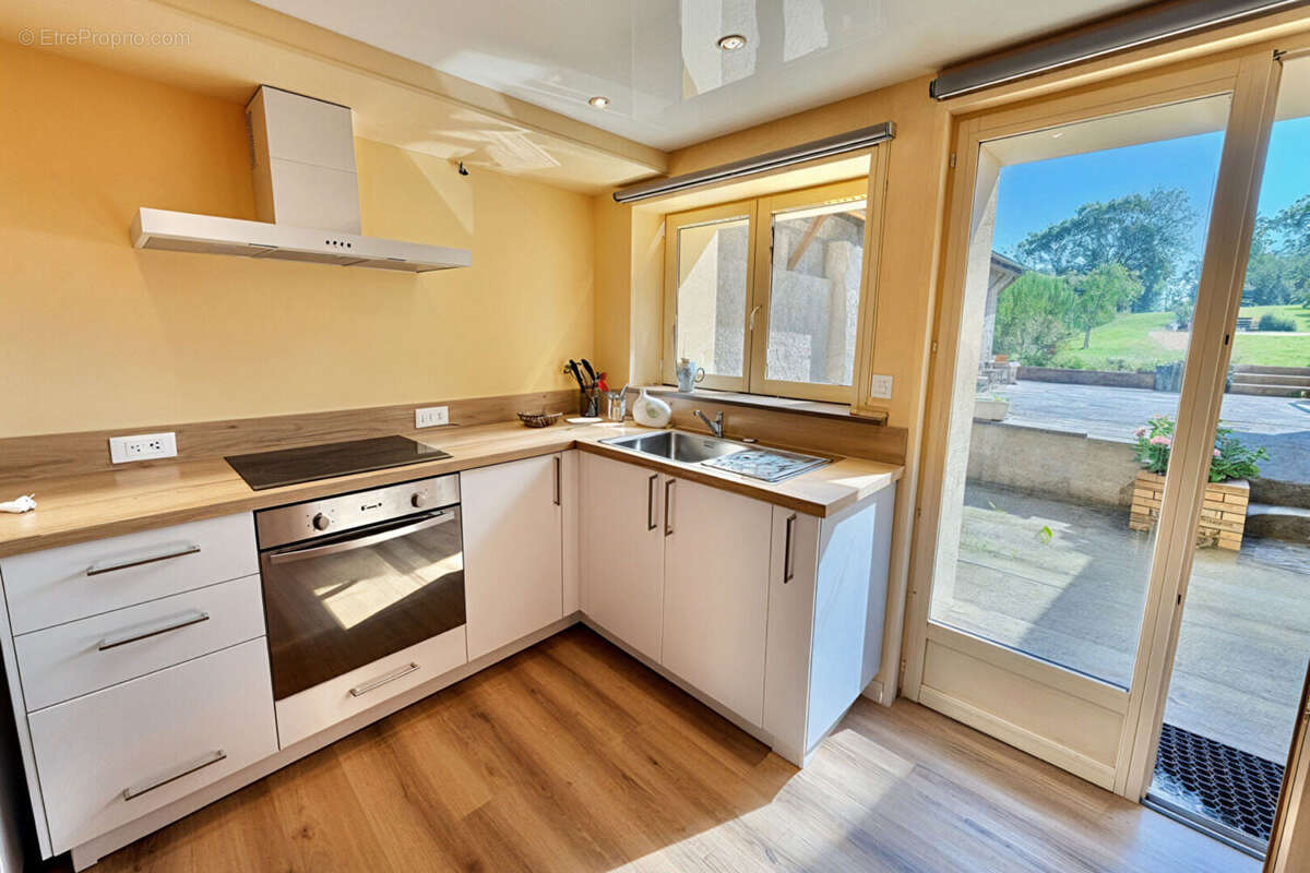 Maison à CHARLEVILLE-SOUS-BOIS