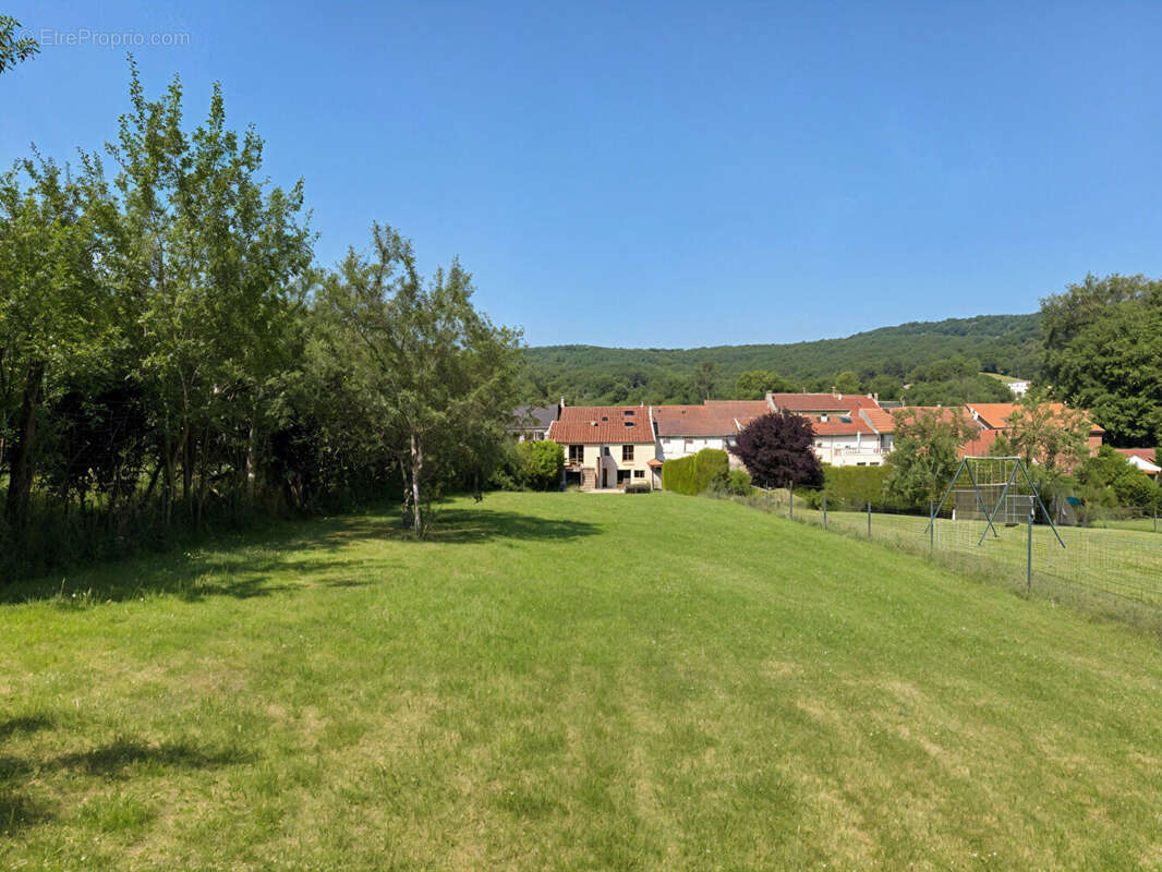 Maison à CHARLEVILLE-SOUS-BOIS