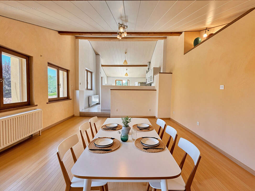 Maison à CHARLEVILLE-SOUS-BOIS