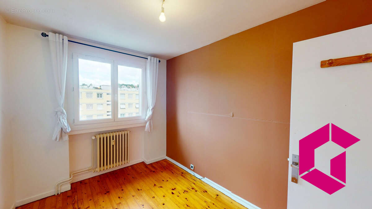 Appartement à UNIEUX