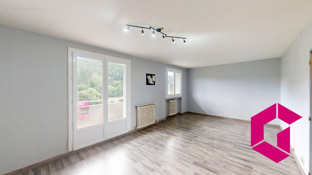 Appartement à UNIEUX