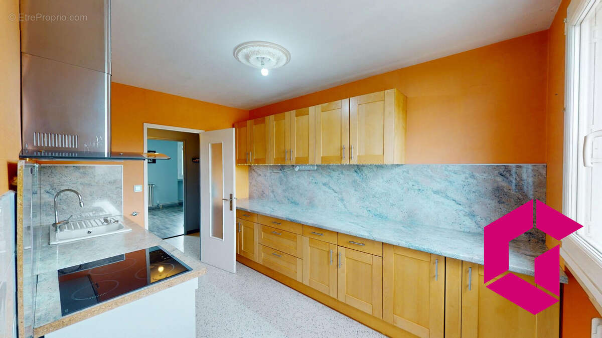 Appartement à UNIEUX