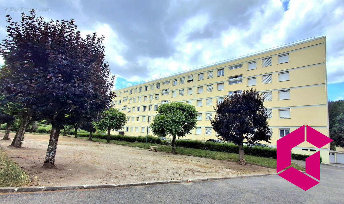 Appartement à UNIEUX