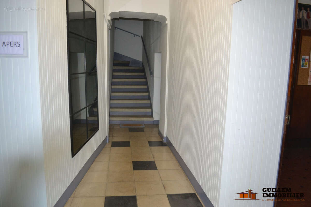 Cage d&#039;escaliers résidence - Commerce à AIX-EN-PROVENCE