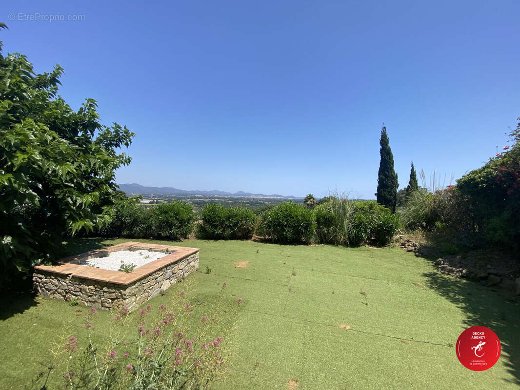 Jardin privatif - Maison à ROQUEBRUNE-SUR-ARGENS
