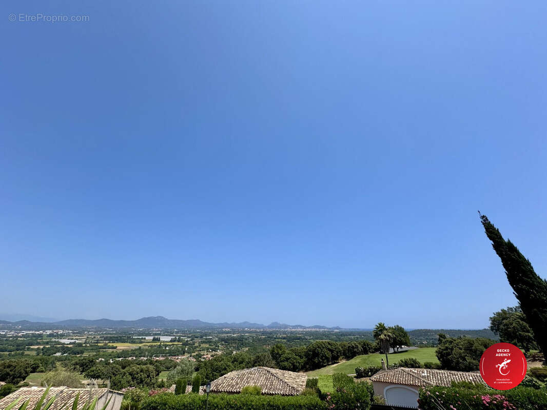 Vue mer - Maison à ROQUEBRUNE-SUR-ARGENS